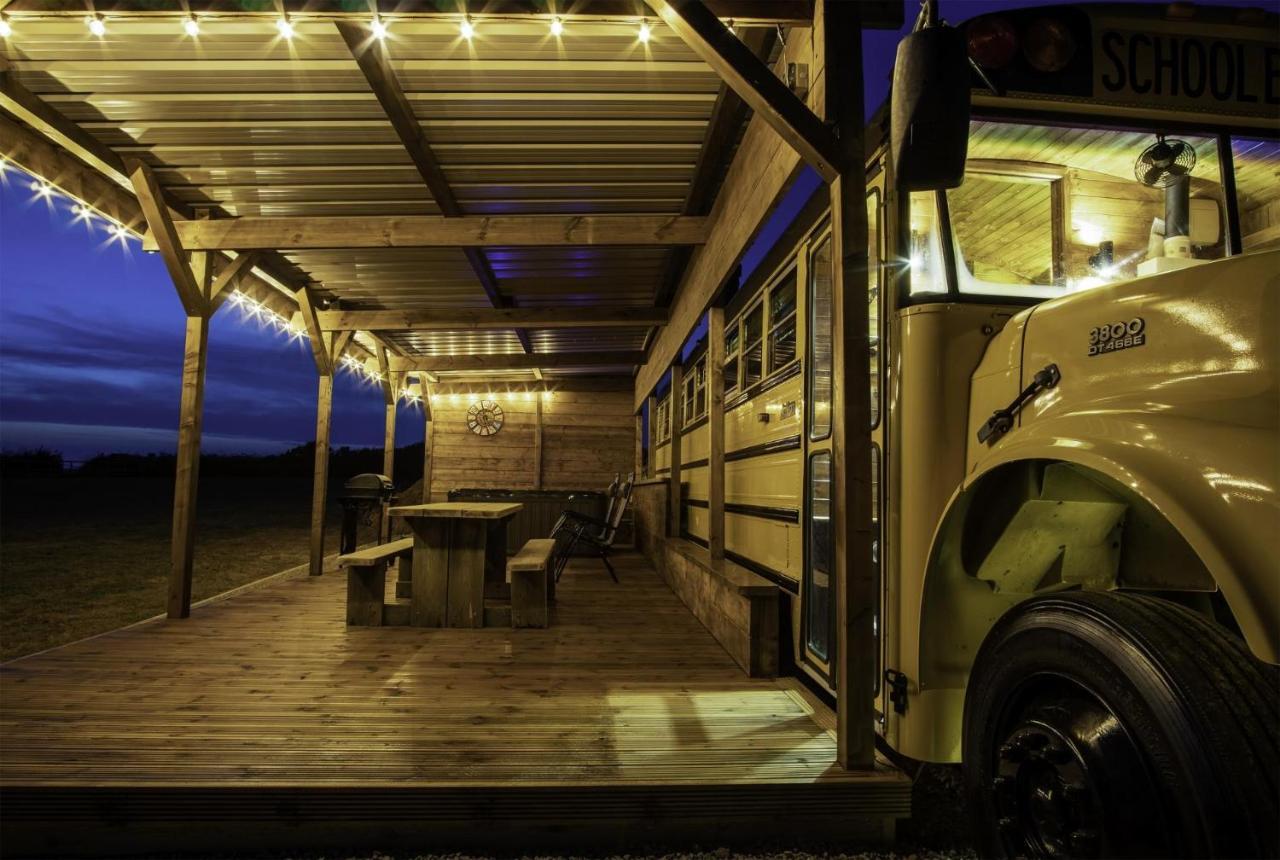 American School Bus - 1 Bedroom - Blossom Farm - Tiers Cross Johnston Extérieur photo