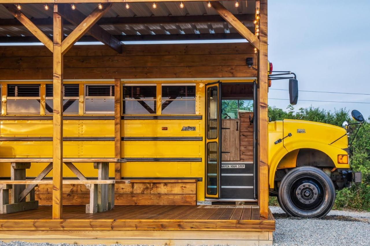 American School Bus - 1 Bedroom - Blossom Farm - Tiers Cross Johnston Extérieur photo